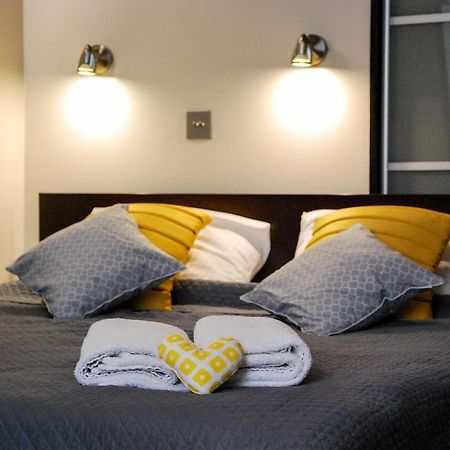 Aparthotel Kadetus Krasków Εξωτερικό φωτογραφία