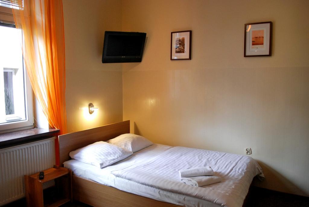 Aparthotel Kadetus Krasków Εξωτερικό φωτογραφία