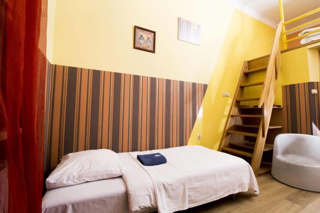 Aparthotel Kadetus Krasków Εξωτερικό φωτογραφία